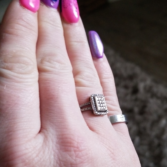 Beautiful 1/2 ctw 10k white gold engagement ring - Picture 8 of 8